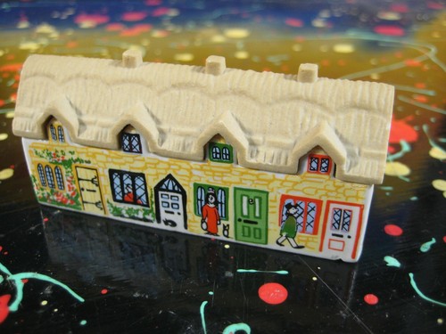 Jubilee Terrace Wade Whimsey-iin-the-Vale Miniature Porcelain Row House England
