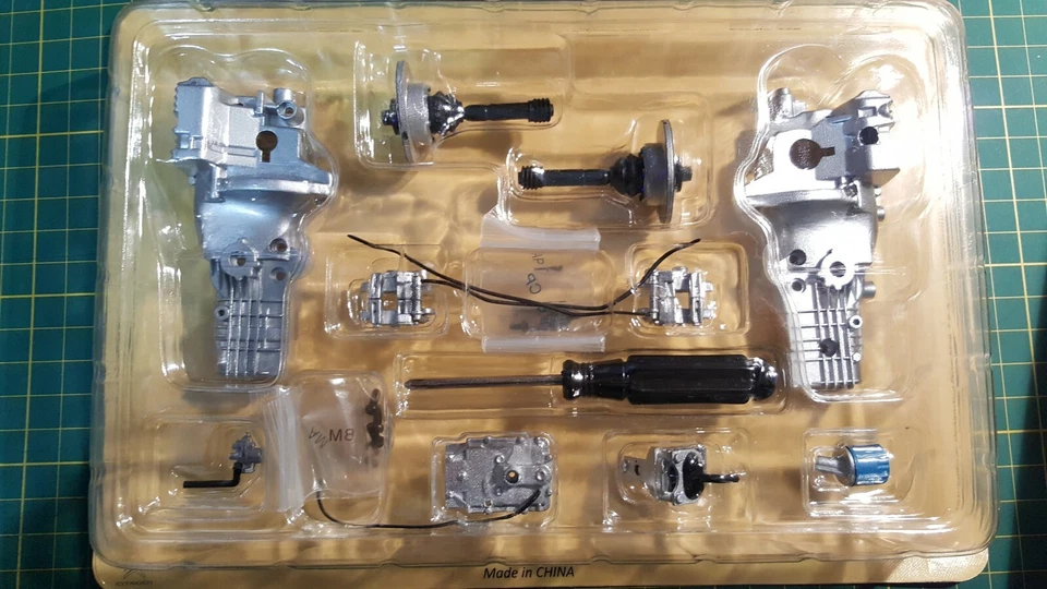 Citroen 2CV Charleston Auto in scala 1:8 De Agostini - Uscita N.3,N.4,N5 - Immagine 2 di 4