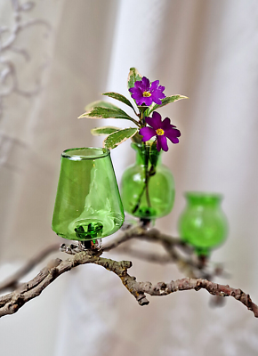 8 Mini-Blumenvasen Aus Glas – 1,6 X 2,6 Cm, Bunte Farben, Ideal Für Haustier-Schnurrhaare Oder Kleine Blumen