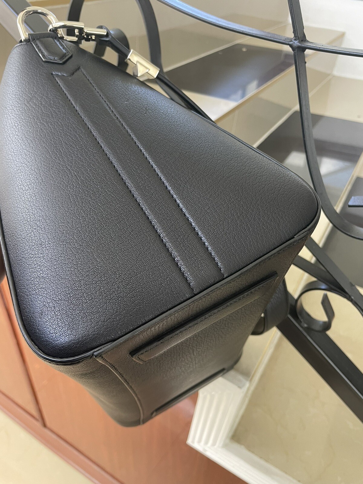 Givenchy Medium Black Grained Leather - image 5