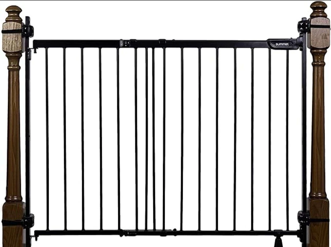 Summer Infant Metal Banister & Stair Safety Baby Gate, Banister & Wall Mount