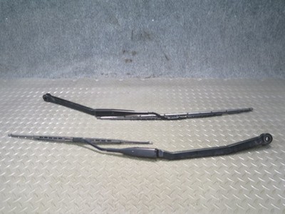 98-05 LEXUS UZS160 GS300 GS400 GS430 SET OF 2 FRONT LEFT & RIGHT WIPER ARM OEM