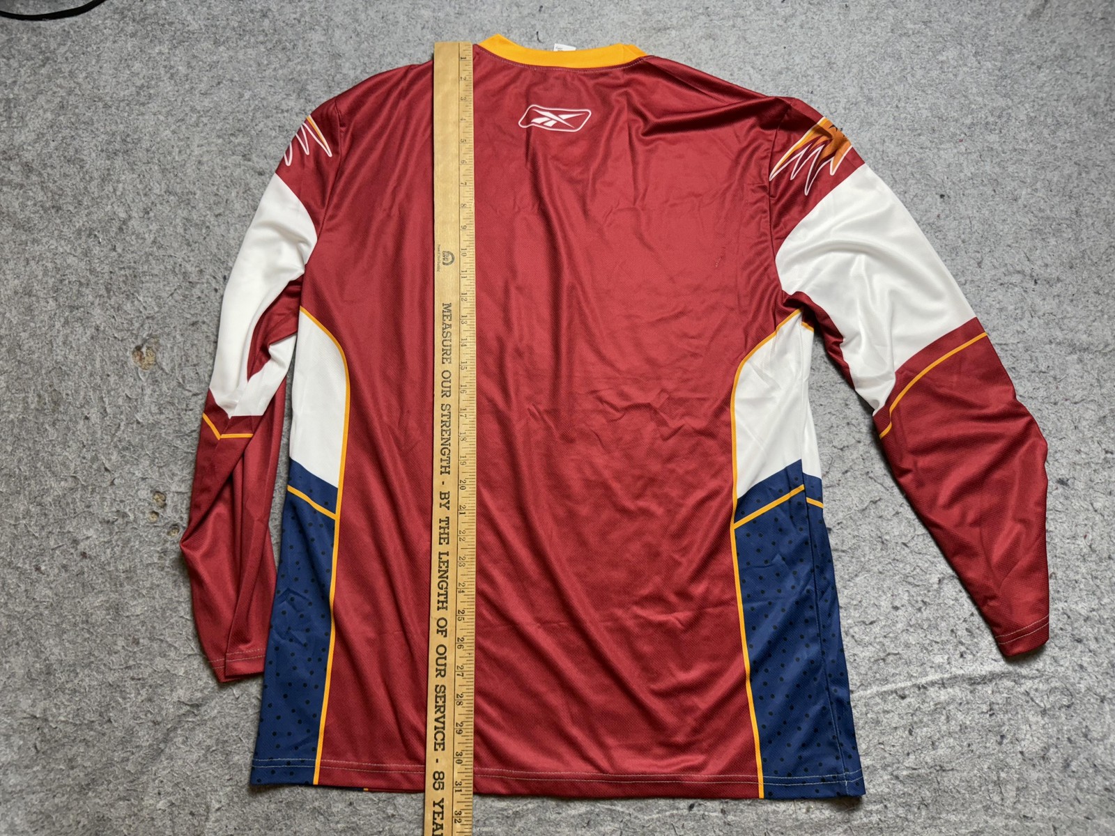 Atlanta Thrashers Hockey Jersey Mens Large Red NHL Hockey Captain C Throwback