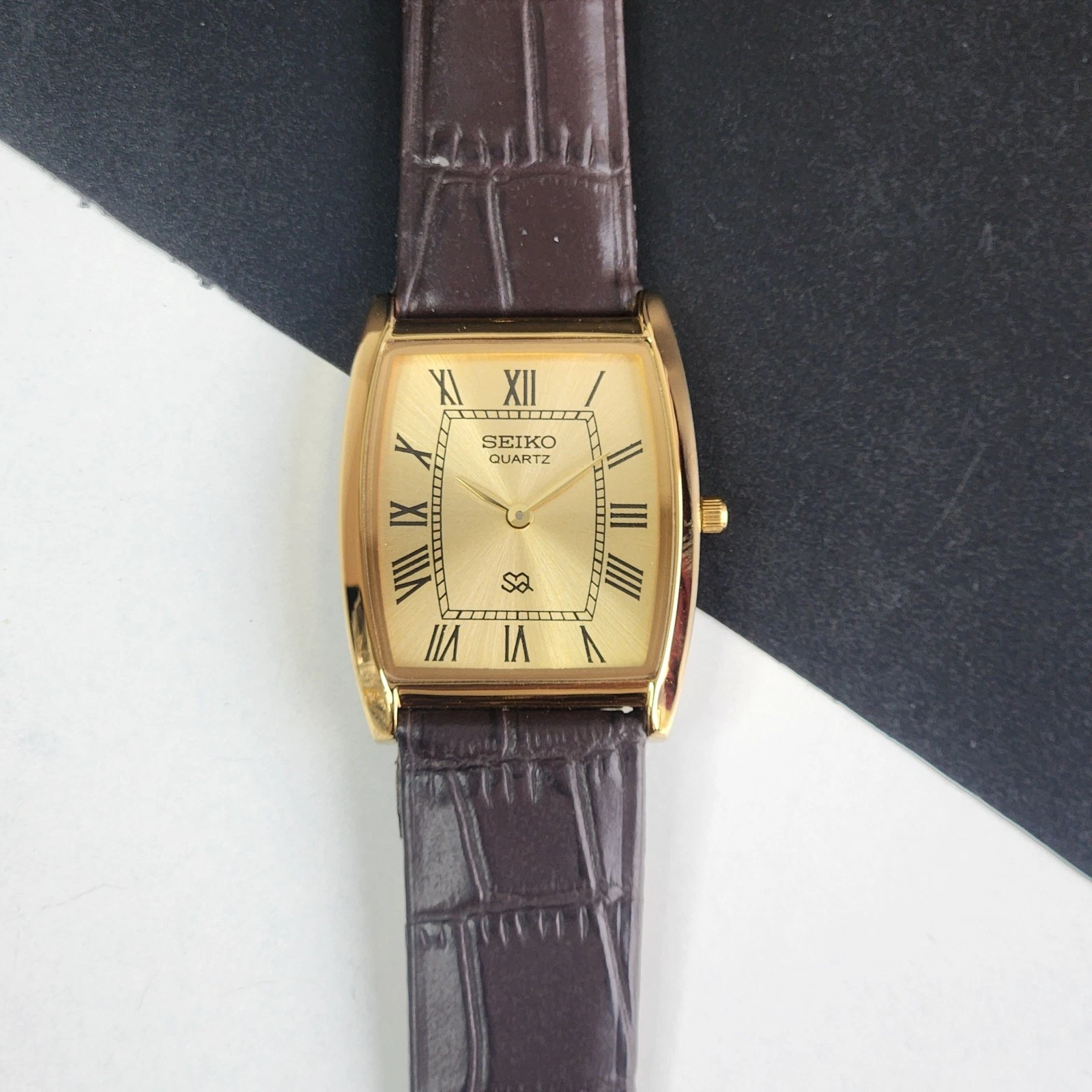 Vintage Seiko Slim Quartz Gold Face Gentlemen's Wrist Watch - FREE SHIPPING