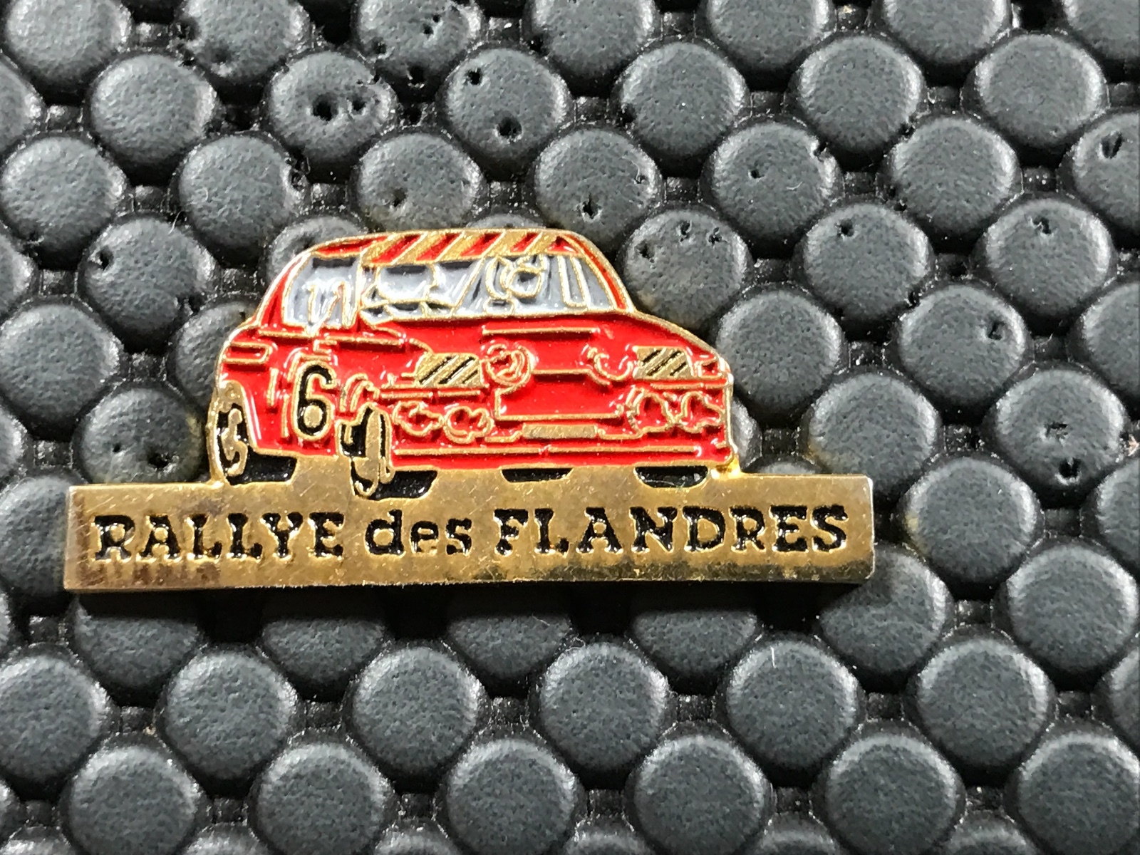 Pin's Rallye Renault 8 R8 Gordini - Course De Côte Balaives - Métal - Occasion