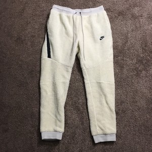 سباك nike tech sherpa track pants 