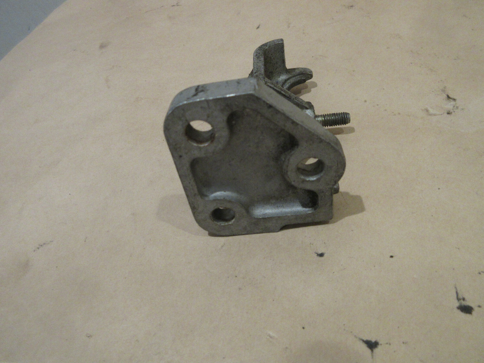 Ferrari 348, Mondial t - Gear Box Cables Support Bracket P/N 137476
