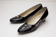 Vintage Salvatore Ferragamo 7.5 AAA Back Pumps