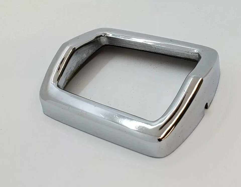 1950-1952 Chrysler Right Passenger Side Back-Up Light Bezel 1383469 NOS. - Imagem 3 de 4