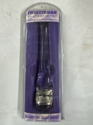 TWEEZERMAN PEDICURE KIT CALLUS SHAVER - CLEAR HANDLE
