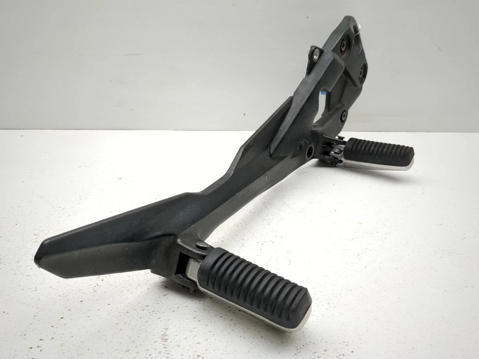 09-17 Yamaha FZ6R FZ6 delantero derecho clavija de conductor reposapiés trasero Foto 2 de 4