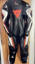 Dainese men’s Toss Leather One Piece Motorbike Suit EU54 UK44 (XL)
