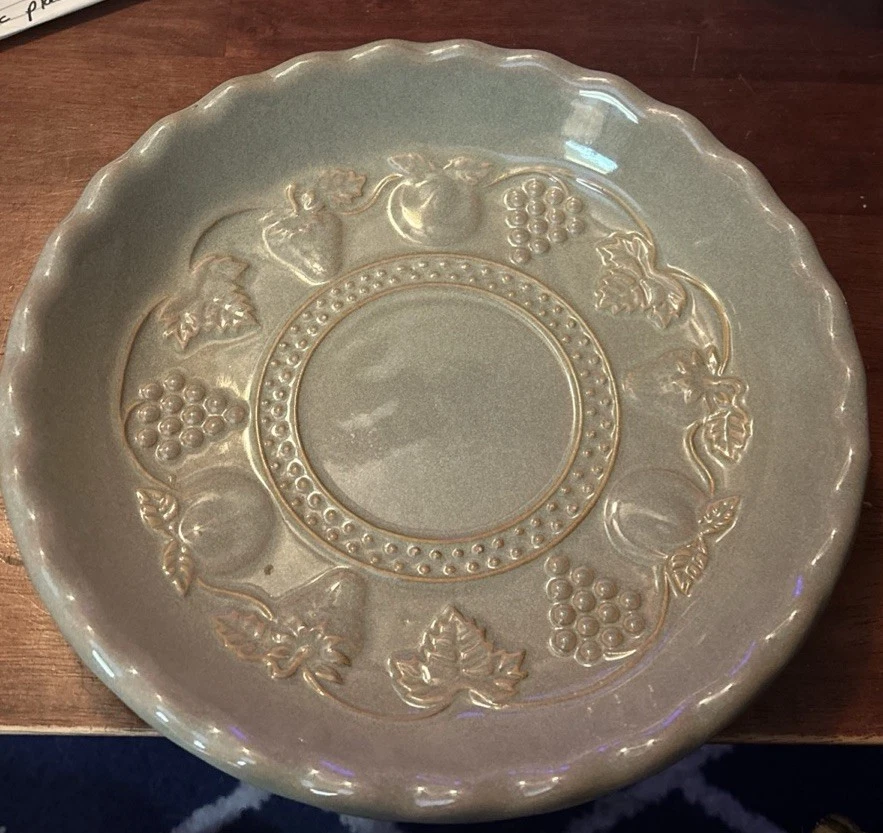 Deep Dish Stoneware 11" x 1.75" Pie Plate Fruit Motif Taupe brown fluted edge