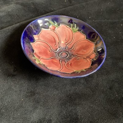 MOORCROFT kleine Fußschale Pin Tablett 11cm breit 4cm hoch Anemonenmuster rosa