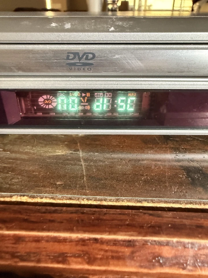 Reproductor de DVD/CD/MP3 delgado de video de escaneo progresivo Koss modelo KD365 probado funcionando Foto 3 de 3