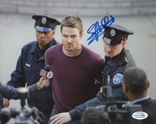 Stephen Amell Arrow Autographed Signed 8x10 Photo ACOA COA 