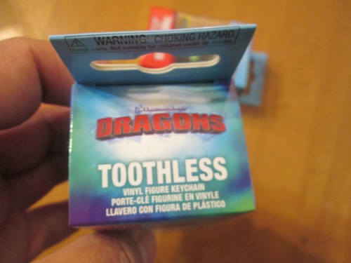 Funko Pop Pocket DREAMWORKS DRAGONS TOOTHLESS EXCLUSIVE HOT TOPIC KEYCHAIN - Picture 4 of 4