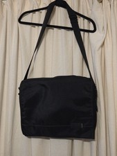 Targus Black Padded Solid Shoulder/Messenger Laptop Bag Carry Case