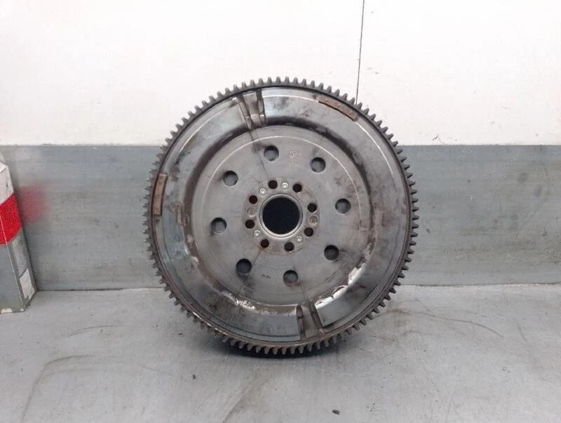 134500R010 volant moteur pour TOYOTA RAV 4 III ( A3 ) 2.2 D (ALA35 ) 5402181 - Photo 4/4