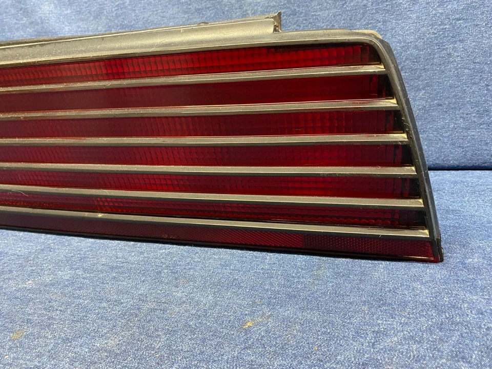 Luz trasera lateral derecha Pontiac Firebird 1982 1983 1984 Foto 2 de 4
