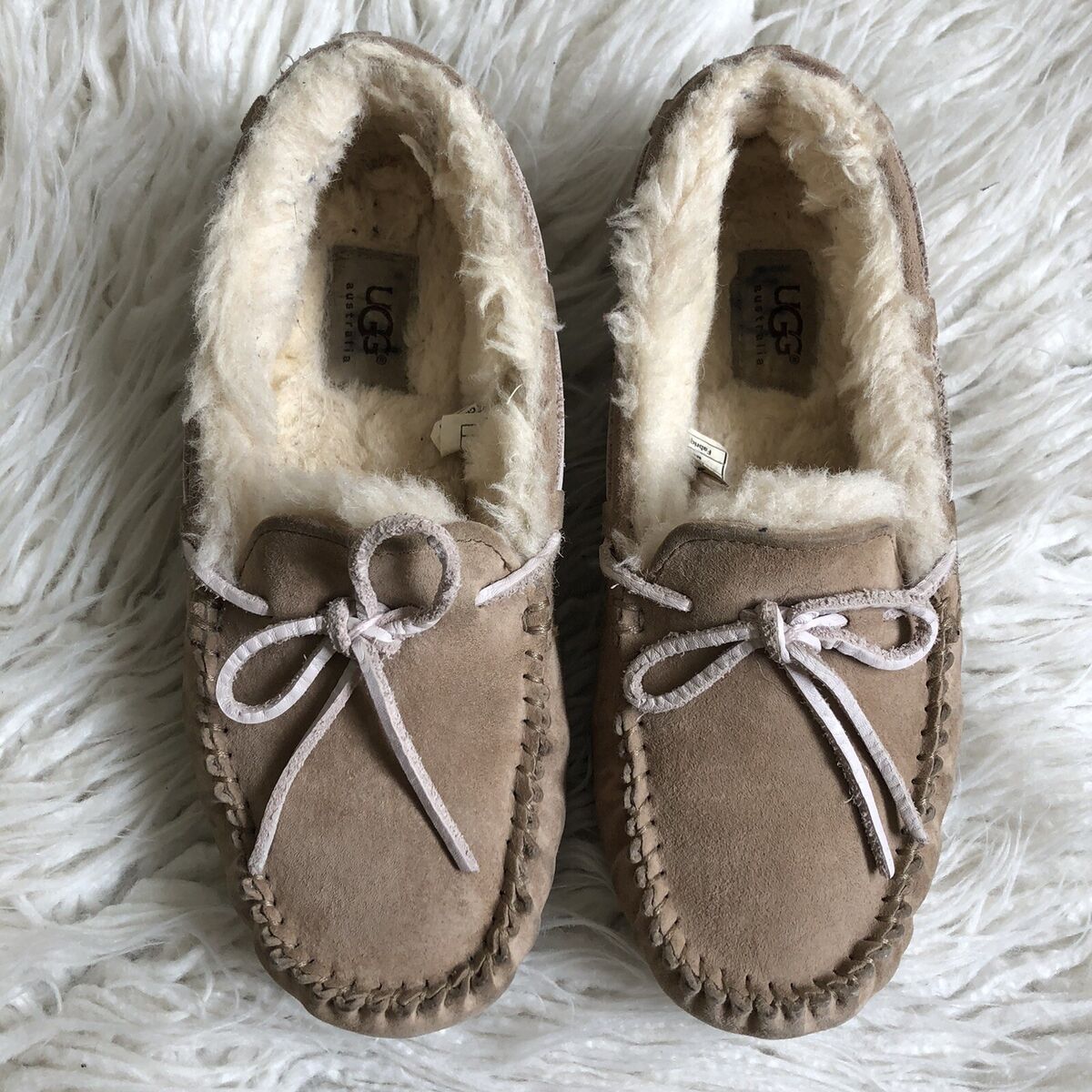 UGG Womens Dakota Tobacco-2 Suede Wool Lined Moccasin UGG Womens Dakota Tobacco-2 Suede Wool Lined Moccasin