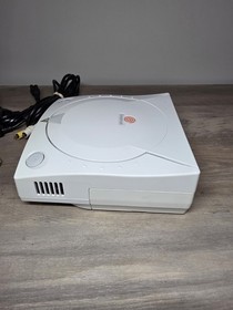 Sega Dreamcast HKT-3020 System Console Bundle w/ Cables 2 Remotes & Crazy Taxi 