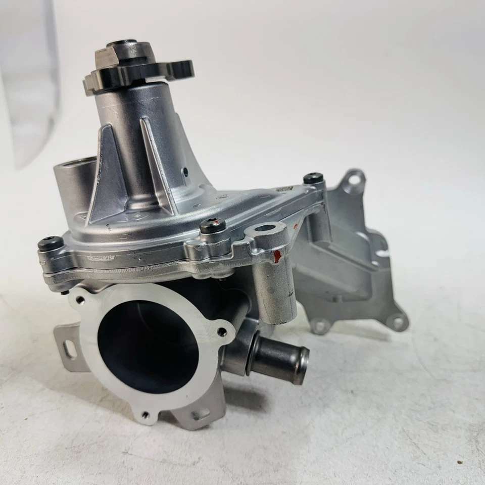 Conjunto de bomba de agua GM 25204277 original Foto 3 de 4