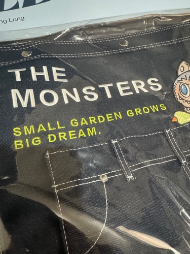 Autentica borsa messenger Labubu The Monsters Fall in Wild denim nuova, sigillata - Foto 6 di 7