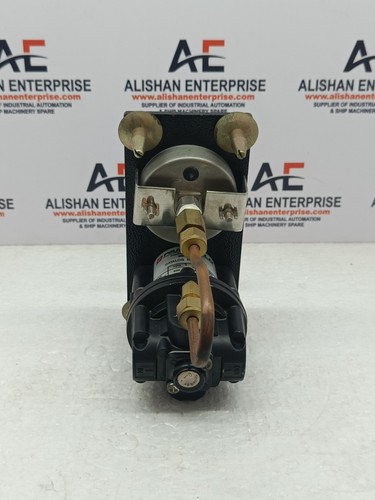 FAIRCHILD PNEUMATIC REGULATOR 10232 /W GAUGE & ACCESSORIES - Picture 3 of 11