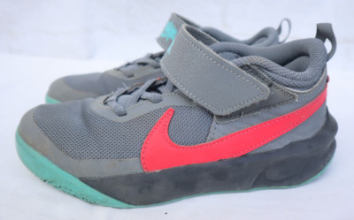Nike Sneakers Unisex Team Hustle D10 Flyease, Größe 34, gepflegt - K01