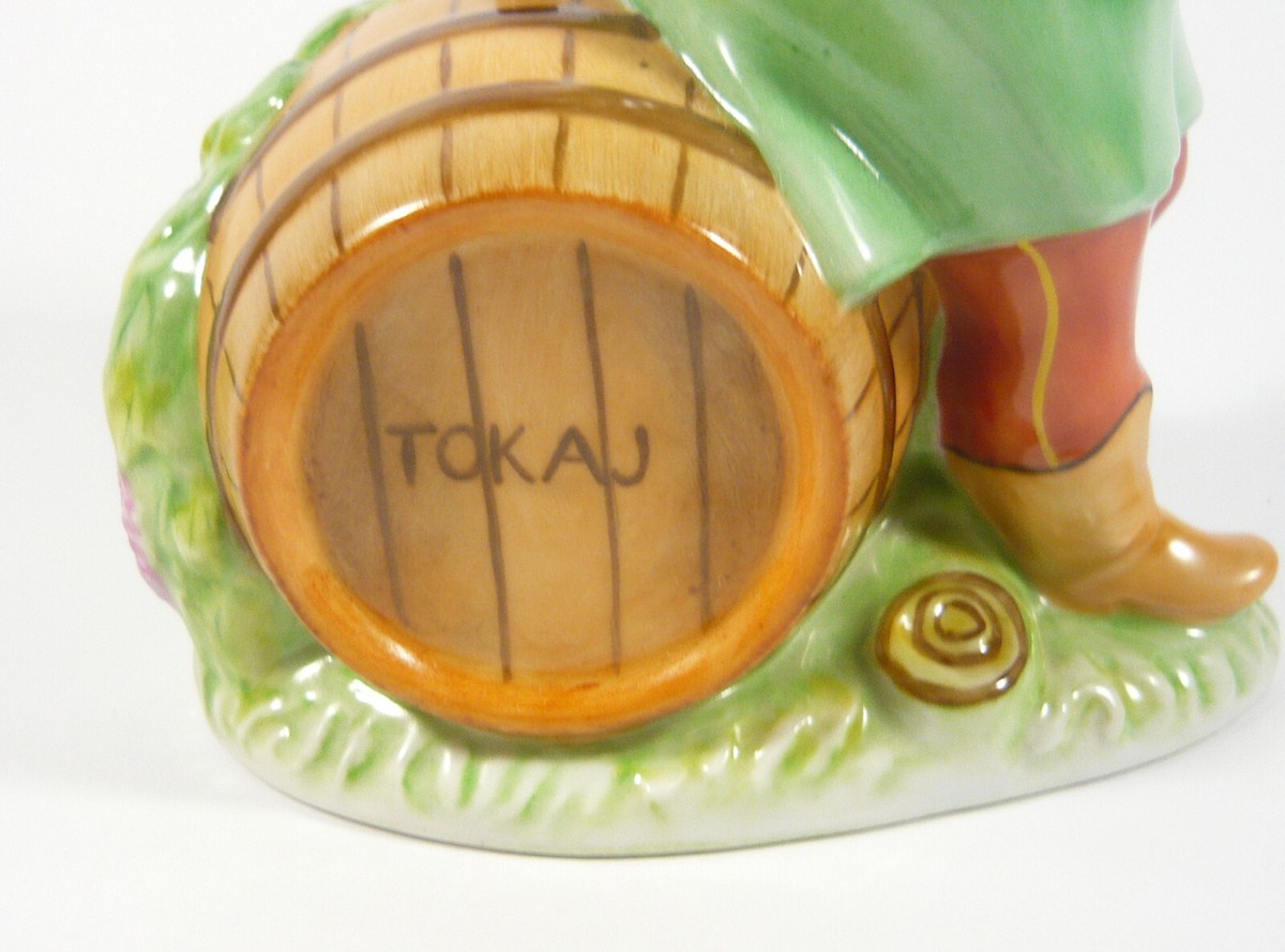 TOKAJI・wine樽の男性・高さ18cm・陶器製・HEREND・ TOKAJ・高さ18cm
