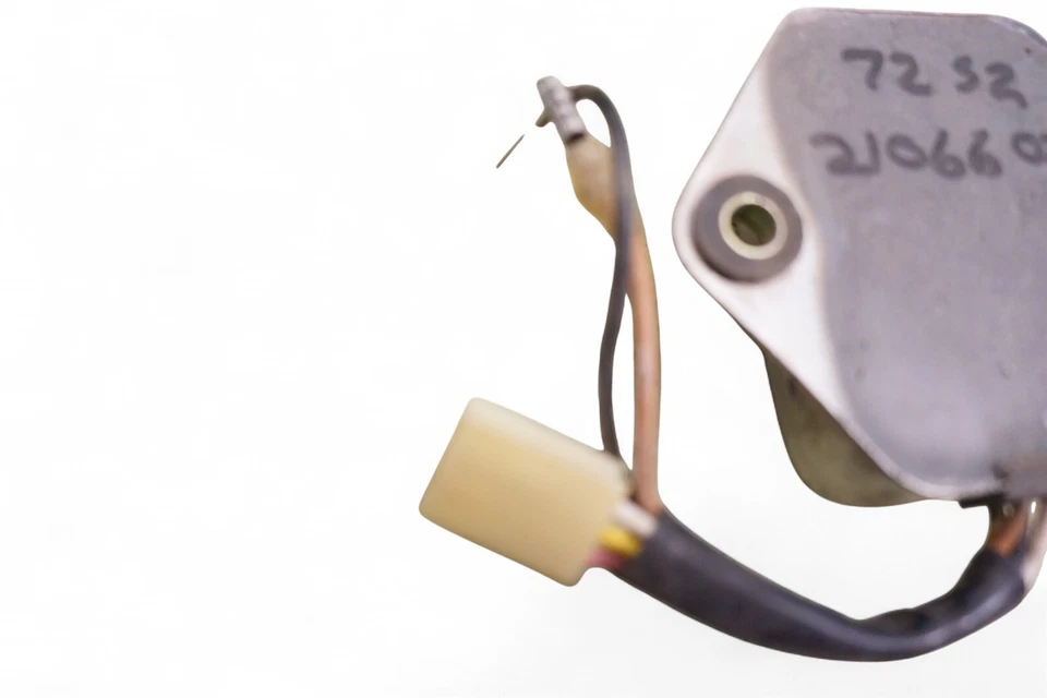 Regulador de voltaje KAWASAKI S1 S2 S3 21066-020 *2862A Foto 3 de 4