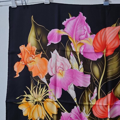 Salvatore Ferragamo large scarf silk 86cm 33″ square flower black