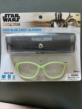 Star Wars The Mandalorian Kids Blue Light Glasses includes Case Green New