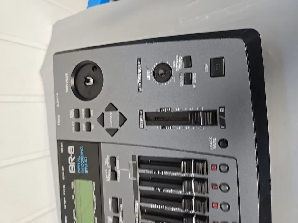 Boss BR-8 Digital Recording Studio MTR Multi Track Recorder . No Charger - Image 2 of 4