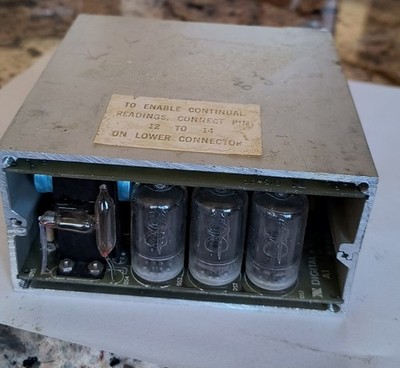NEWPORT LABORATORIES INC. MODEL 200-4 PART NO. A2, D1, E2 AMPS O.25 SERIAL NO.