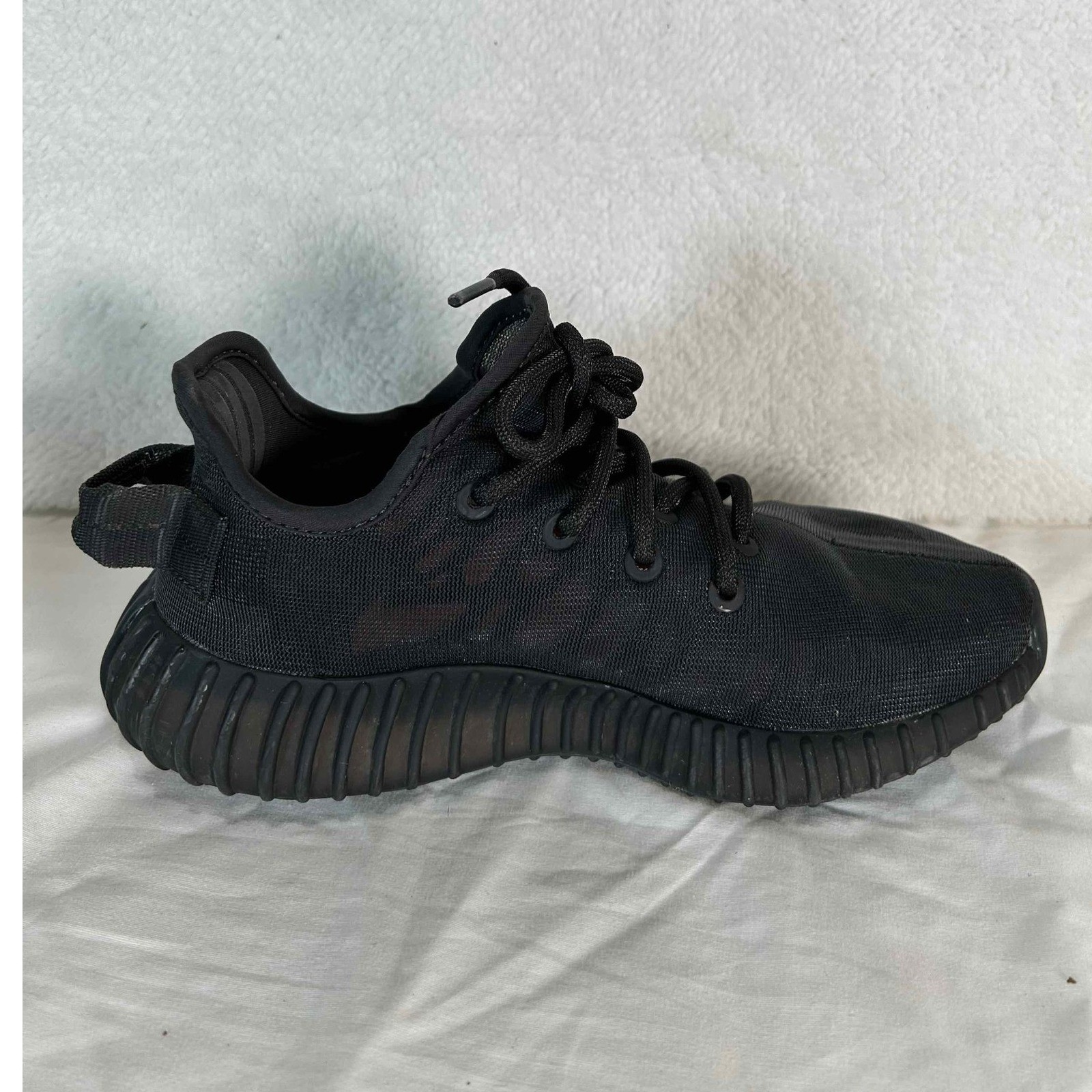 Adidas Yeezy Boost 350 V2 Originals Black Sneakers GX3791 Unisex Size 4.5 in Box thumbnail 7