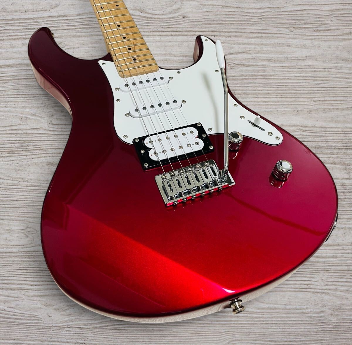 (新品同様) YAMAHA PACIFICA PAC112VM レッド色 Yamaha PAC112VM RM Pacifica Electric Guitar Red Metallic