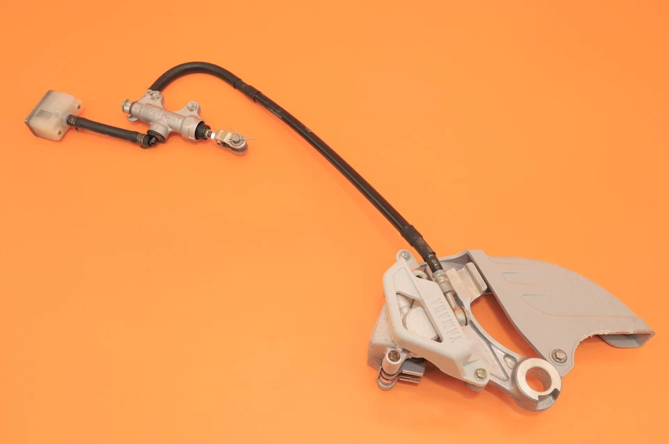 2001 01 WR250F WR 250F pinça de freio traseira OEM suporte cilindro mestre alavanca de mangueira - Imagem 2 de 4