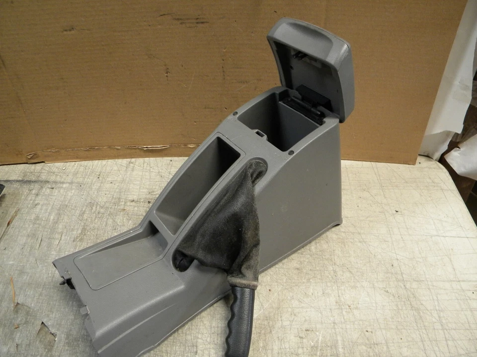 Daewoo Nubira 2000 consola central reposabrazos cubículo transmisión automática gris  Foto 3 de 4