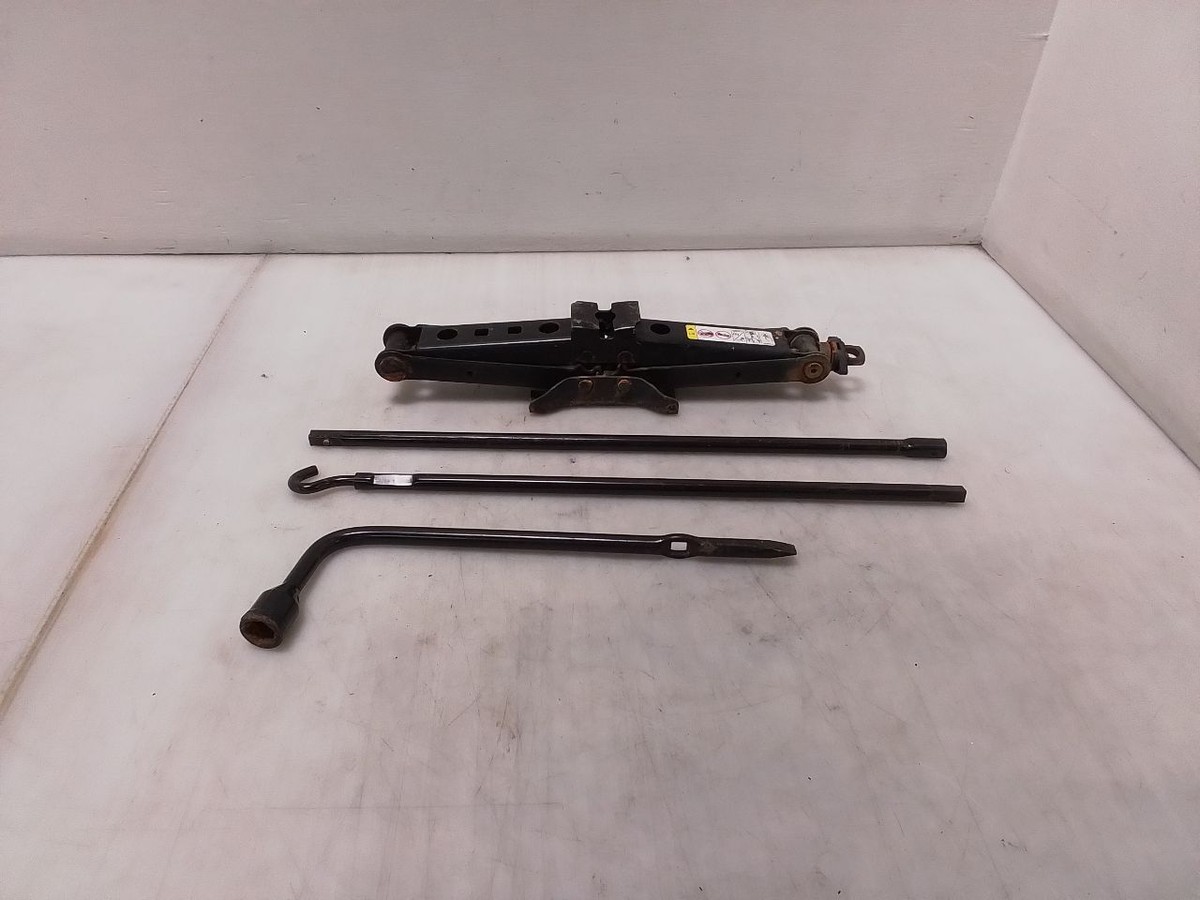 Jeep JK Wrangler OEM Rear Spare Tire Jack with Tools Assembly 2007