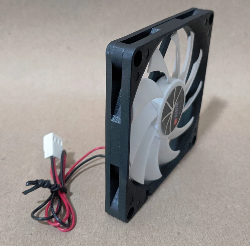 Titan 80mm x 10mm White 11-Blade 3pin 12V DC CPU/ Desktop PC Case Cooling Fan - Image 4 of 4