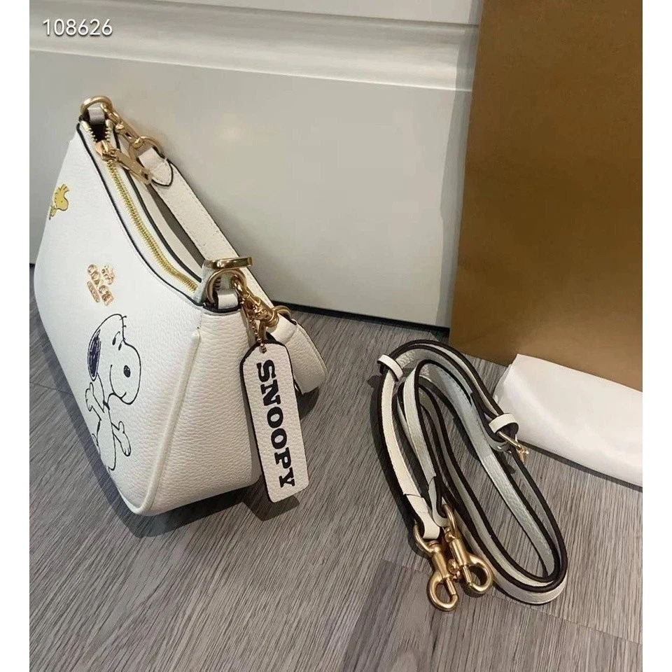 CBJ76 COACH x PEANUTS Giz Multi Teri Bolsa de Ombro Snoopy Outlet Produtos Nova Com Etiqueta - Imagem 4 de 4