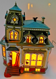 Dept 56 Snow Village Haunted Mansion Halloween Lighted House Rotating Projection