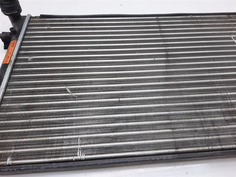 Radiador turbo Volkswagen Golf 99-01  Foto 3 de 4