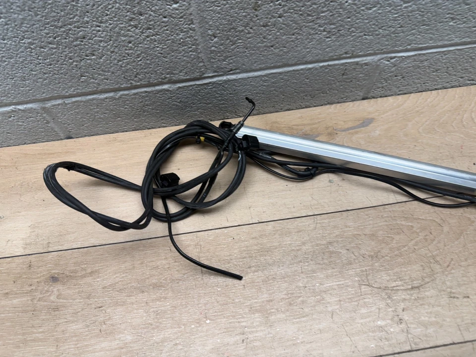 宝马 650 640 M6 原始设备制造商可转换后部左折叠顶部车厢液压 CYLINDER — 第 2/4 张图片