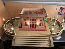 LIONEL STANDARD GAUGE PREWAR EARLY #128 TERRACE with #115 STATION