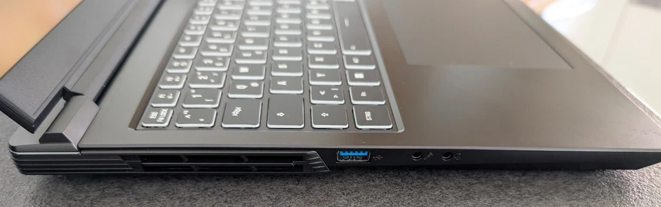 Schenker XMG Pro 16 - Intel Core i9-14900HX - RTX 4060 - 1 TB M.2 - 2x16 GB DDR5 - Bild 4 von 4