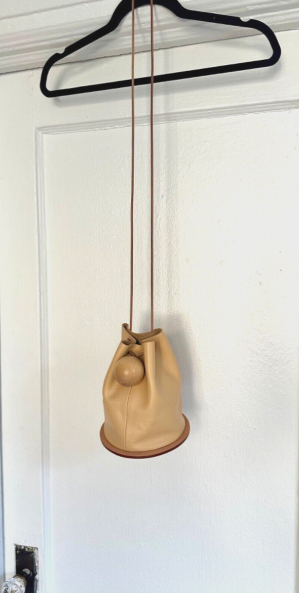 Building Block Disc bag in natural, excellent condition
