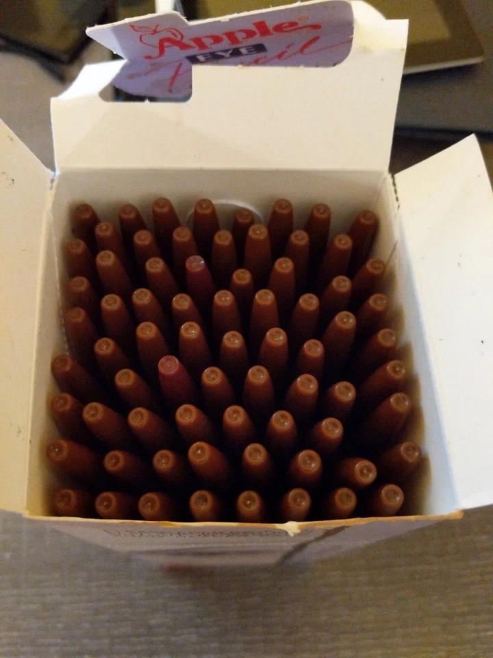 Colección de lápices Apple Eye... Estuche maestro. Gran valor. Envío rápido y gratuito. Foto 2 de 3